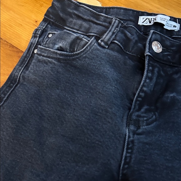 Zara Women's Dark Black Skinny Jeans - Picture 2 of 6